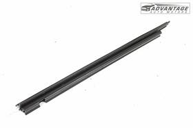 3078562 Alfa Romeo 2017-2021 Giulia Rear Right Side Door Window Inner Weatherstrip Oem