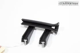 50535419 Alfa Romeo 2017-2019 Stelvio Rear Left Side Door Window Glass Guide Bracket Oem 50535419 Alfa Romeo 2017-2019 Stelvio Rear Left Side Door Window Glass Guide Bracket Oem