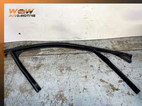 50543216 Alfa Romeo 17-20 Giulia Front Right Passenger Side Window Weatherstrip Seal Oem