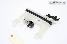 J200130 Alfa Romeo 2017-2021 Stelvio Front Right Door Guide Window Glass Bracket Oem