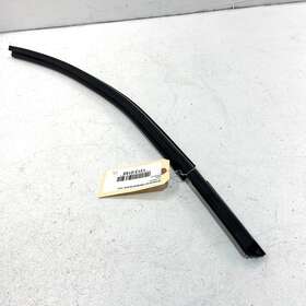 4m0-837-479 Audi Front Left Door Window Inner Belt Weatherstrip Seal Q7 2017-2023 Oem