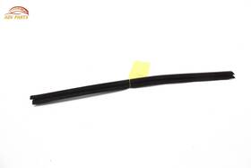 8u0837480b Audi Q3 Front Right Side Door Window Inner Weatherstrip Seal Oem 2017 - 2018