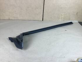 137c Bmw M6 F06 2015 Front Left Driver Inner Door Window Weather Strip Seal 12-19 O