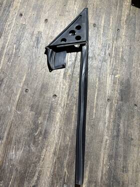 51321977683 Bmw 94-00 E36 Front Lh Left Driver Rubber Window Guide Seal 2 Door