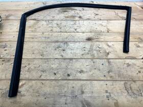 51328226873 Bmw 98-03 5 Series E39 528 Front Left Door Window Glass Run Channel Rubber Seal