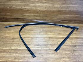 51337428671 Bmw 2019-2025 X7 G07 Front Left Side Door Weather Strip Seal Molding Oem Note