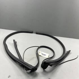 7-267-929 Bmw 2017 - 2021 M240xi Convertible Front Windshield Weatherstrip Rubber Seal Oem