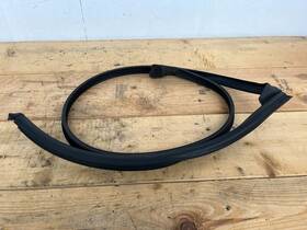 7010173 Bmw 99-03 E39 530 Door Window Seal Weatherstrip Gasket Oem Rear Left