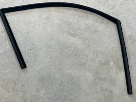 7033800 Bmw 04-07 E60 530i 525i 550 Front Right Door Guide / Window Seal Oem