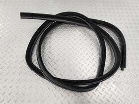 70600288 Bmw 2006-2011 330i Rear Left Side Door Seal Weatherstrip Rubber Oem