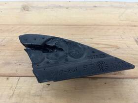 7076123 Bmw 04-07 E60 530i 525i 550i Front Left Triangle Tweeter Cover Seal Oem