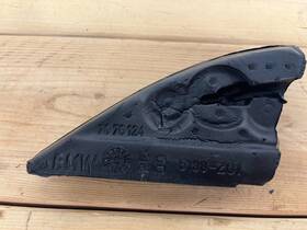 7076124 Bmw 04-07 E60 530i 525i 550i Front Right Triangle Tweeter Cover Seal Oem