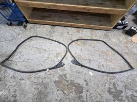 7126138 Bmw Oem E46 323 325 328 330 M3 Left Right Door Weather Strip Seal Gasket Set 7126138 Bmw Oem E46 323 325 328 330 M3 Left Right Door Weather Strip Seal Gasket Set