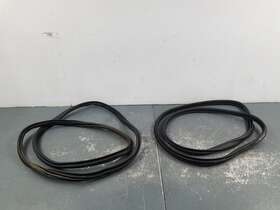 7482709 Bmw 2024 M4 G82 Door Weather Stripping #9574 I6