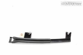 23460169 Buick 2018-2021 Enclave Front Driver Side Door Window Guide Channel Bracket Oem