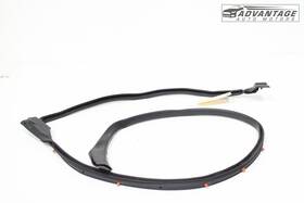 00073-mp-170-a Cadillac 2016-2020 Ct6 Rear Right Side Door Lower Weatherstrip Seal Oem