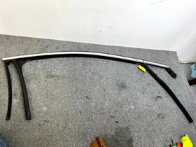 23454475 Cadillac 13-19 Xts Front Right Passenger Rh Side Door Window Seal Cover Trim Oem
