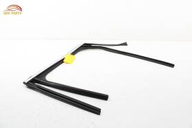 84011060 Cadillac Ct6 Rear Left Side Door Window Glass Run Channel Seal Oem 2016 - 2020
