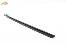 85536017 Cadillac Lyriq Front Right Door Window Inner Weatherstrip Seal Oem 2023 - 2024