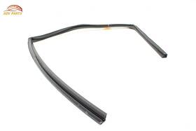 23221451 Chevrolet Suburban Front Left Door Window Glass Run Channel Seal Oem 2015 - 2020