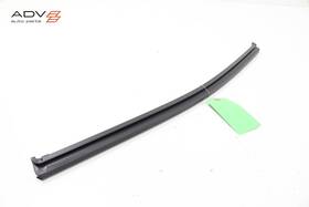 Chevrolet 42691300 22-23 Bolt Euv Rear Right Door Window Inner Belt Weatherstrip Seal Oem