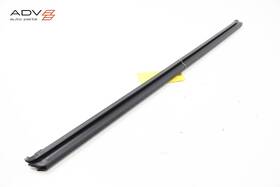 Chevrolet 42745650 22-23 Bolt Euv Front Left Door Window Inner Belt Weatherstrip Seal Oem