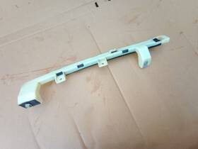 638817a Chevrolet 2016-2023 Chevy Malibu Front Left Door Window Glass Guide Channel Bracket Oem