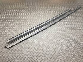 817.gm1z05 Chevrolet 2005 C6 Corvette Window Slip Door Stripping Pair Lh Weather Strip Driver #b 4598