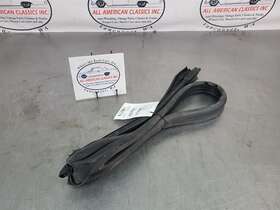 817.gm1z06 Chevrolet 2006 C6 Corvette Front Windshield Surround Weather Stripping - Oem