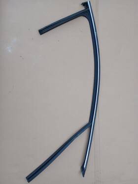 84156051 Chevrolet 2016-2021 Chevy Malibu Front Right Side Door Window Glass Run Channel Seal Oem
