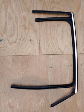 84156083 Chevrolet Malibu Rear Left Side Door Window Glass Run Channel Seal Oem 2016-23