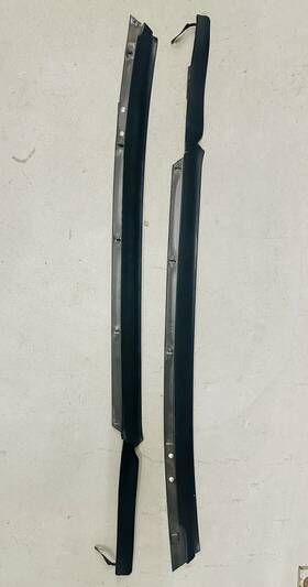 04763882 Dodge 1996 Viper Gts Door Outer Glass Belt Trim Weatherstrip