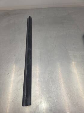 55364230ac Dodge 2005 Durango Door Window Glass Run Seal Set Inner Beltline Sweeps Oem
