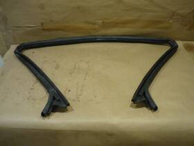 82200900 Ferrari 458 - Windshield Perimeter Seal-rubber Used P/n