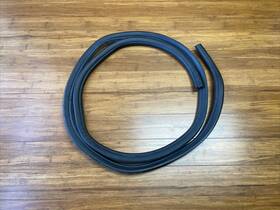 85156500 Ferrari 2014 - 2018 California T Rear Trunk Lid Gasket Seal Rubber Oem