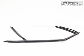 Lb5b-s21510-ah Fomoco 2020-2025 Ford Explorer Front Right Passenger Side Window Run Channel Seal Oem