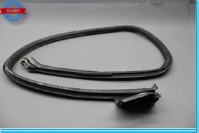 1w6z7620709cb Ford 02-05 Thunderbird Left Driver Side Door Window Seal Rubber Black Oem