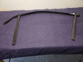 Bm51-a25824-a Ford 2014 Focus 4dr Hatchback Rh Front Door Upper Window Frame Channel - Rubber Seal