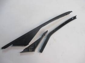 General Motors 1033-1559 97-04 Corvette C5 A-pillar Windshield Molding Lh 10331559 0410-1