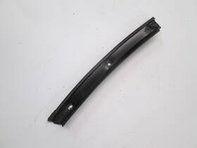 1044-5412 General Motors 98-04 Corvette Convertible C5 B-pillar Weatherstrip Track Rh