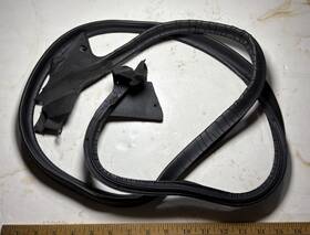 9870657 General Motors Gm 1973-1977 Chevy Olds Buick Pontiac Lh Front Door Weatherstrip #9870657 Nos