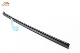 82231g9000 Genesis G70 Front Left Side Door Window Belt Weatherstrip Seal Oem 2019 - 2024