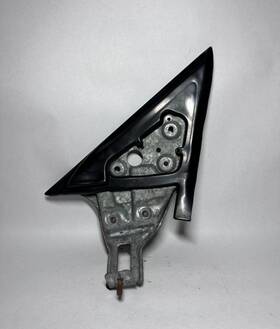 Gm 10237192 1993-2002 Camaro Firebird Window Seal Triangle Track Mirror Bracket Rh