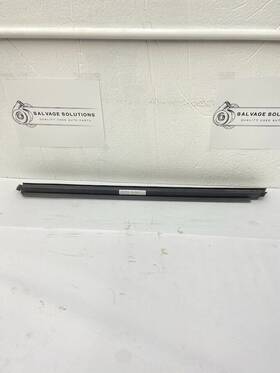 10372808 Gm 2010 Buick Enclave Front Right Door Window Inner Sealing Strip Oem 1-18