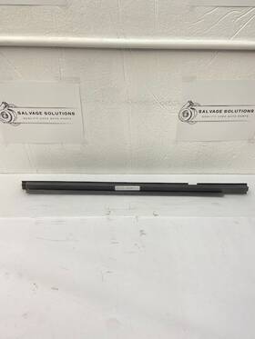 10372820 Gm 2010 Buick Enclave Right Rear Door Window Inner Sealing Strip Oem 1-19