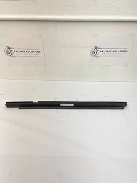 10372821 Gm 2010 Buick Enclave Left Rear Door Window Inner Sealing Strip Oem 1-21