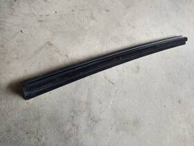 10393322 Gm Rear Door Glass Sealing Gasket Weatherstrip Silverado Sierra Suburban Yukon