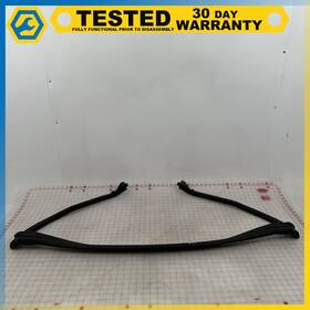 10441015 Gm 05-13 Chevy Corvette C6 Front Windshield Weatherstrip Rubber Seal Oem