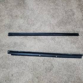 15104015 Gm Weatherstrip Set Inner And Outer Front Passenger Door Window 99-06