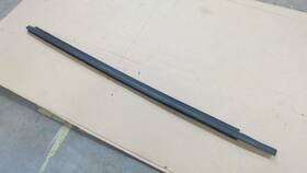 15904193 Gm 05 09 Equinox Left Door Window Molding Weatherstrip Felt Rubber Sweep Seal